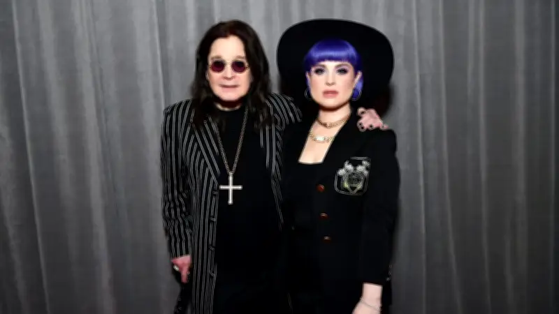 Kelly Osbourne vermisst Ozzy: „Papa, ich suche dich immer noch“