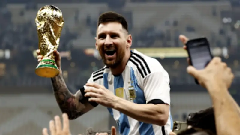 KI-Revolution bei der WM 2026: Messi-Avatar und smarter Ball im Einsatz