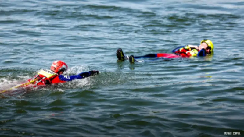 Kölner Feuerwehr warnt vor Lebensgefahr beim Baden im Rhein