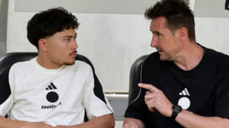 Klose plant Positionswechsel für Justin von der Hitz beim FCN