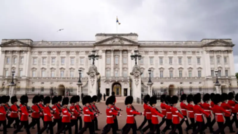 König Charles verlässt Buckingham Palace: Ende einer Ära