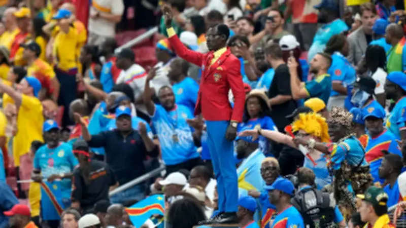 Kongos Kult-Fan Michel Nkuka Mboladinga bei der WM 2026 aufgetaucht
