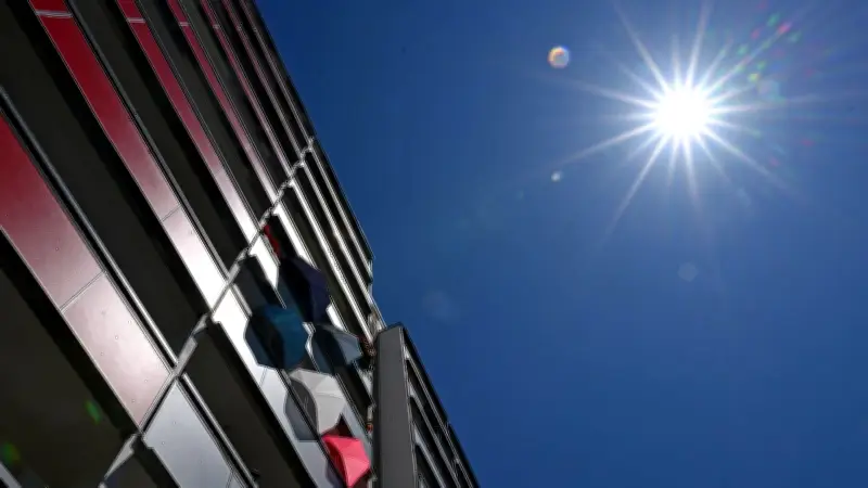 Kreide-Trick gegen Hitze: Weiße Fenster kühlen Wohnungen ohne Klimaanlage