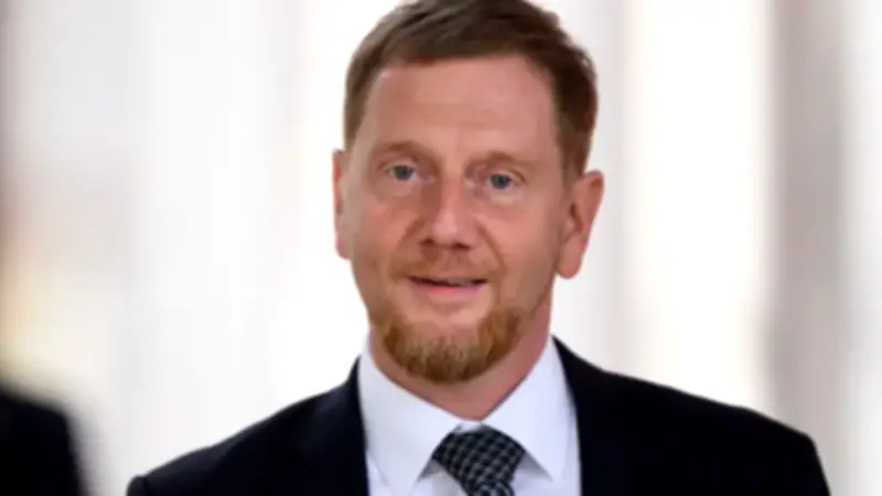 Kretschmer unterstützt CSD-Anliegen trotz rechtlicher Hürden in Dresden