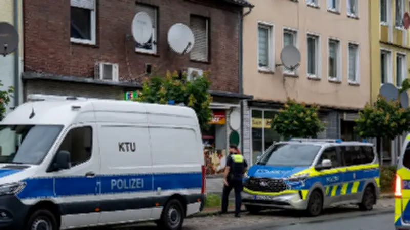 Lebensgefährliche Verletzungen in Hammer Café: Zwei Männer niedergestochen und beschossen