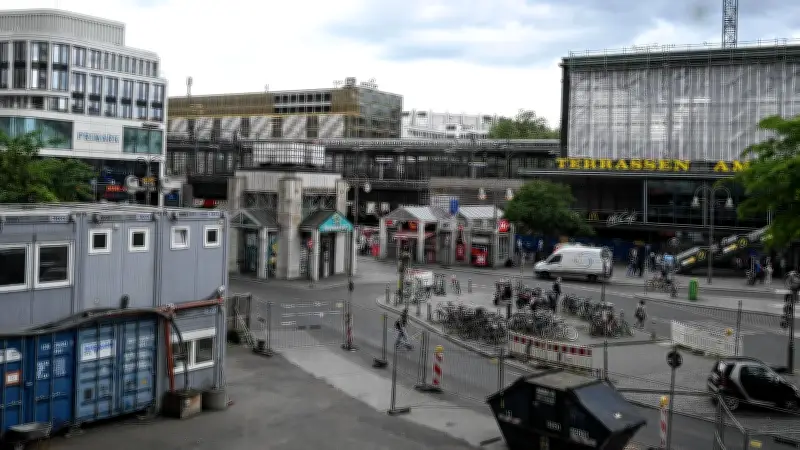 Lesermeinungen: Hardenbergplatz als Schandfleck der City West