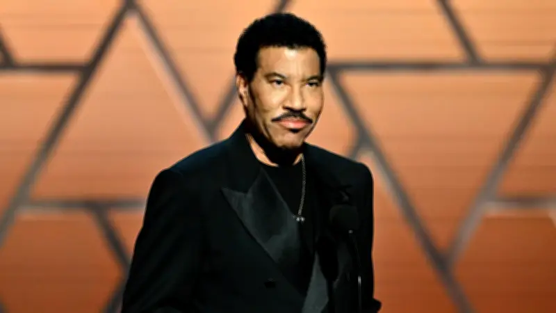 Lionel Richie bricht Konzert ab: Schwindelanfall in St. Paul