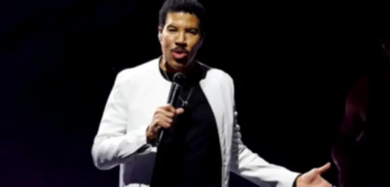 Lionel Richie bricht Konzert nach 55 Minuten aus gesundheitlichen Gründen ab