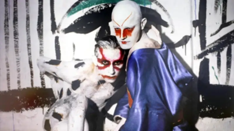 Luciano Castelli: „Whispers of Japan“ – Eine Reise ins theatrale Ich