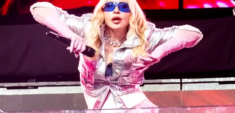 Madonna überrascht Times Square mit Gratiskonzert zum Pride-Monat