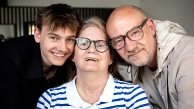 Mama im Heim: Sohn Fynn (heute 20) über die Erlösung nach Jahren der Pflege