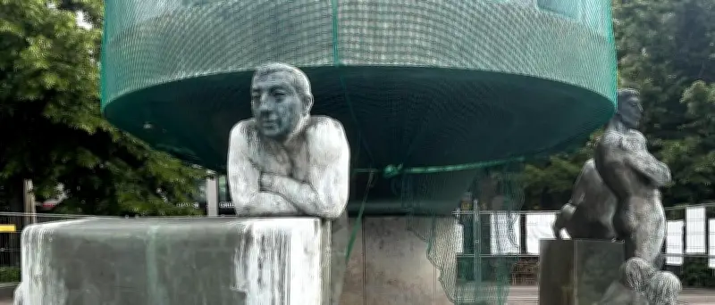 Marode Brunnen am Wittenbergplatz: Schäden und Gefahren für Vögel