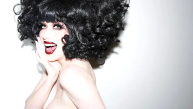 Meow Meow: Die Lady Gaga der Kleinkunst schnurrt wieder in Berlin