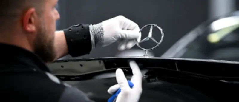 Mercedes verschiebt Sonderzahlung und denkt über längere Arbeitszeiten nach