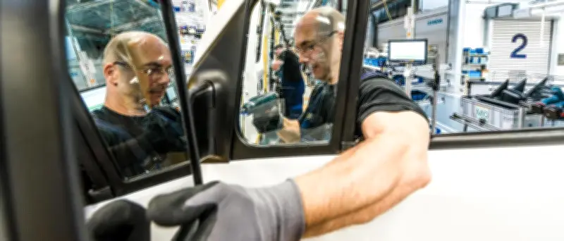 Mercedes-Werk in Ludwigsfelde: Vom Sprinter zum Boxer-Panzer