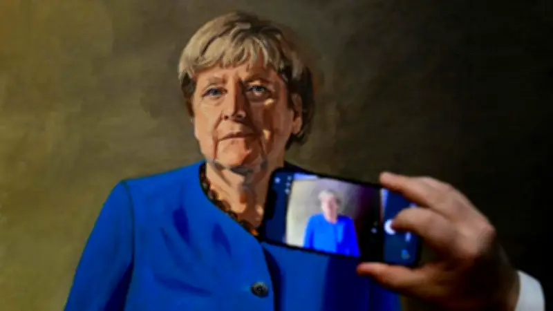 Merkels Porträt: „Spuren der Macht“ lockt junge Besucher ins Bode-Museum