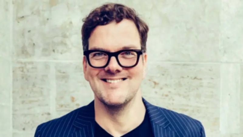 Michael Schacht: Autor und Journalist im Porträt
