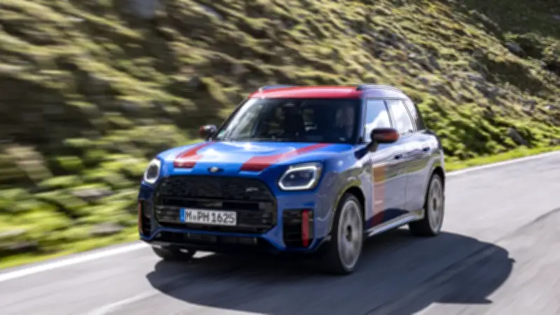 Mini Countryman JCW 2026: 300 PS starker Crossover im Alpen-Test