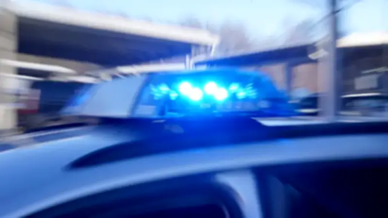 Motorradunfall in Hamburg-Bergedorf: Fahrer ins Hafenbecken geschleudert