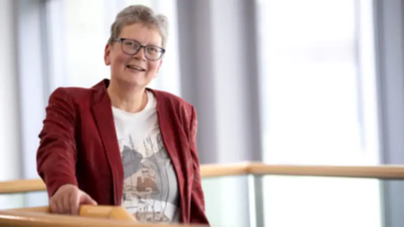 MS-Patientin erhält Hoffnung: Neue Therapie nach jahrelangem Leidensweg