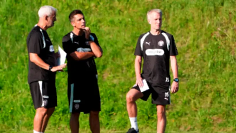 Neue Sprachregelung: Marcel Rapp führt Training auf Deutsch und Englisch