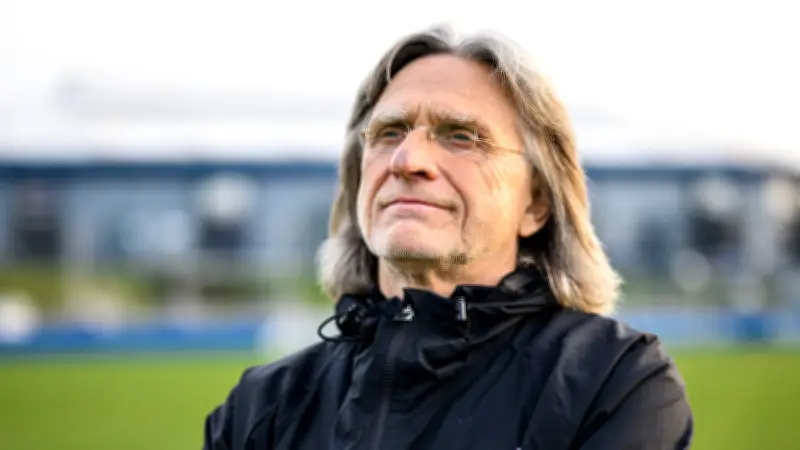 Norbert Elgert: 30 Jahre Schalke, Lob für Knappenschmiede, Bayern-Absage