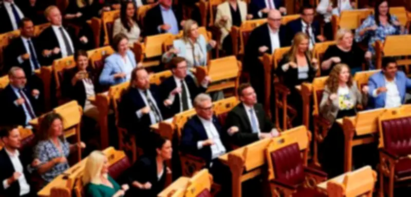 Norwegische Fans rudern auf Times Square und im Parlament nach 4:1-Sieg