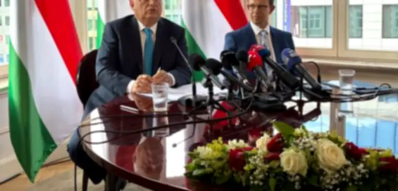 Orbán in Brüssel: Kämpferischer Auftritt bei rechten Patrioten
