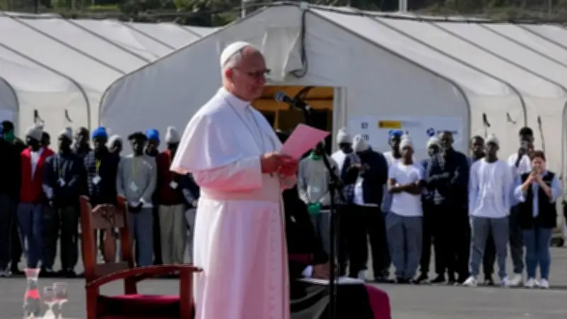 Papst Leo XIV. sitzt auf Teneriffa wegen Flugzeugpanne fest – König Felipe hilft
