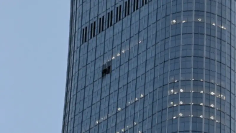 Peking bestätigt Flugzeug-Crash an Citic Tower – Pilot tot