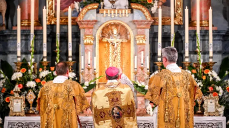 Piusbrüder weihen Bischöfe: Spaltung der katholischen Kirche droht