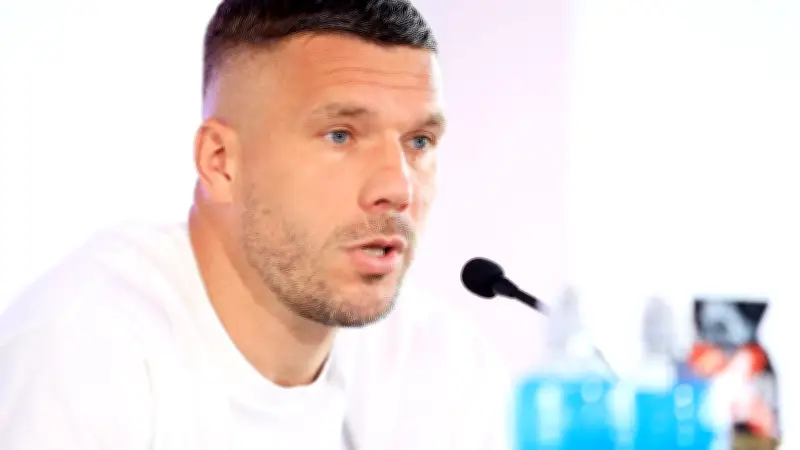 Podolski erhebt schwere Vorwürfe gegen Berliner Klinik nach Diebstahl an toter Großmutter