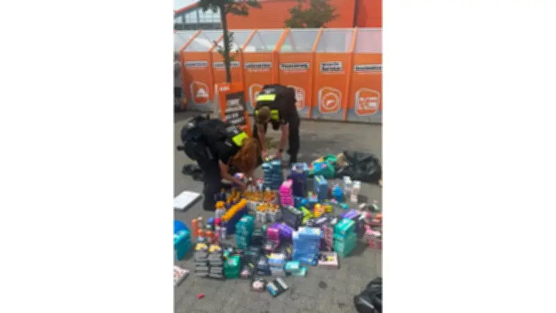 Polizei deckt illegale Flohmärkte auf: Fälschungen und Diebesgut sichergestellt