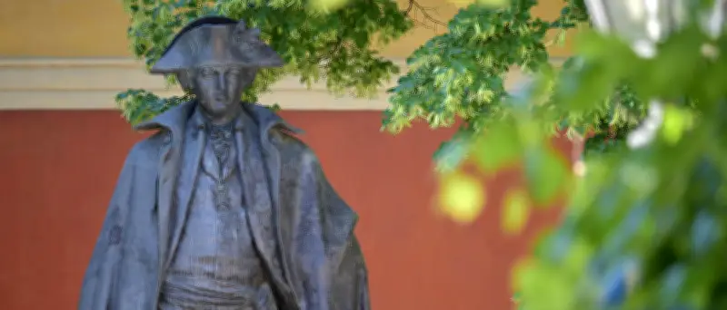 Potsdamer Steuben-Streit: Kulturausschuss stimmt für Denkmal-Umzug