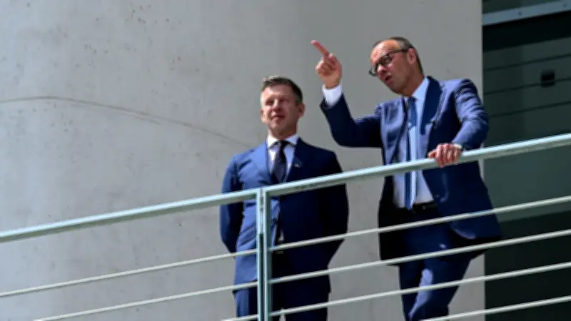 Péter Magyar in Berlin: Merz stärkt Orbán-Nachfolger den Rücken