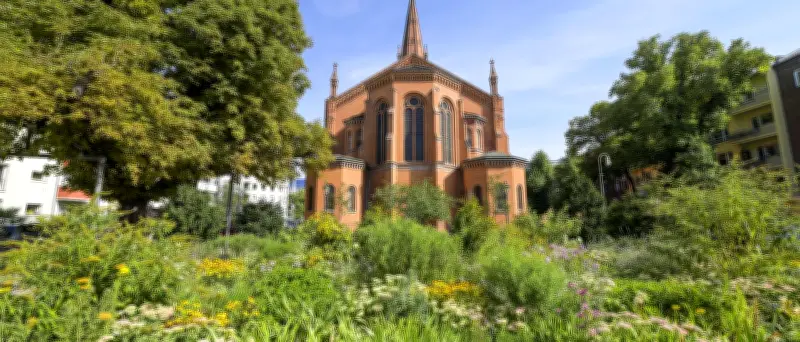 Public Viewing in Berliner Kirche: WM-Spiele mit Live-Klavierbegleitung