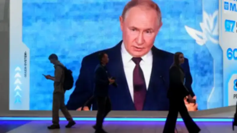 Putin hält Rede beim Wirtschaftsforum in St. Petersburg