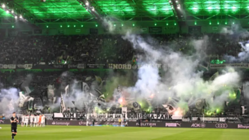 Pyro-Idioten kosten Gladbach über 73.000 Euro – erneute DFB-Strafe