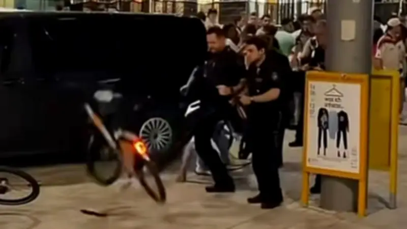 Randale nach Deutschland-Spiel: Fans attackieren Polizisten in Bielefeld
