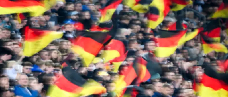 Rassistische Parolen bei Public Viewing in Berlin: Polizei ermittelt