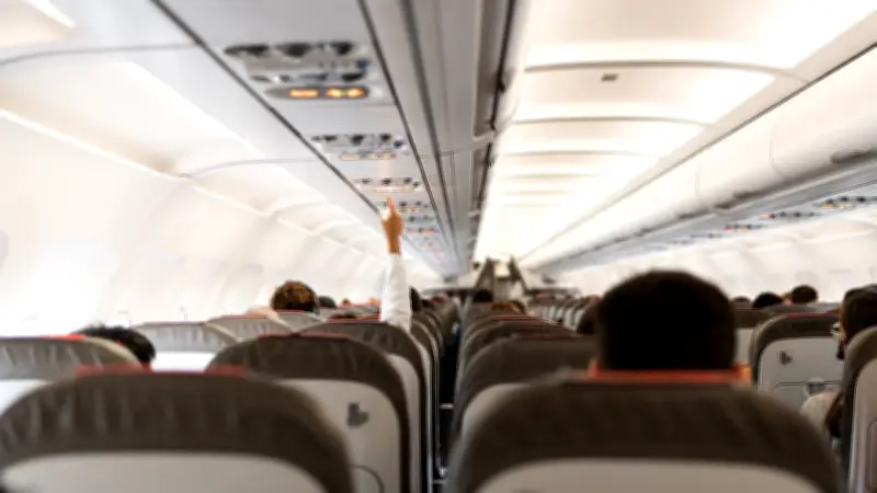 Rechte bei Hitze im Flugzeug: Entschädigung, Ausstieg und Schmerzensgeld