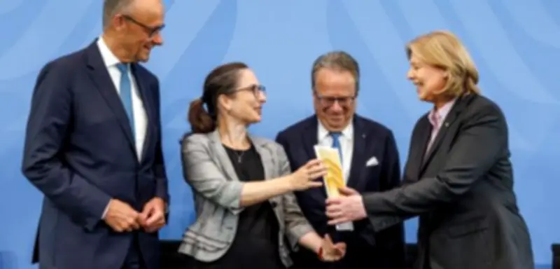 Rentenreform: Linke warnt vor Altersarmut, CDU drängt auf Umsetzung