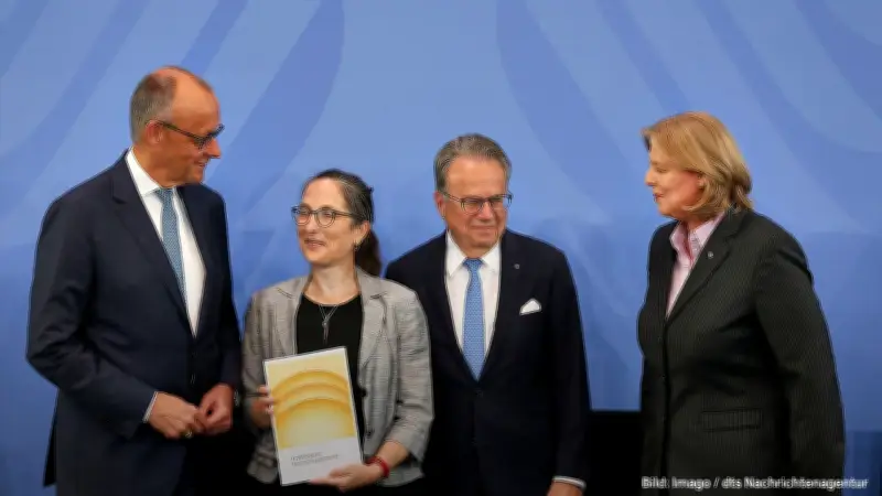 Rentenreform: Merz fordert Umsetzung aller 33 Vorschläge der Kommission