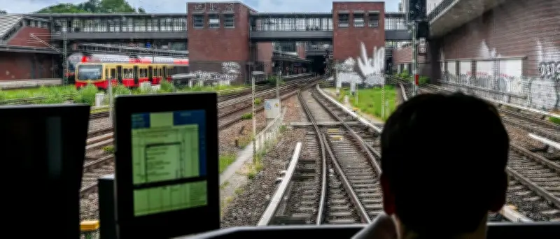 Reparatur an Weiche in Berlin: Fernzüge mit Verspätungen