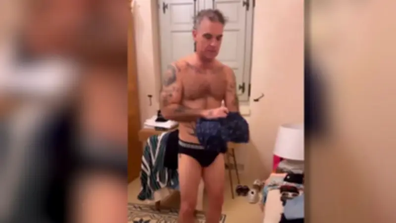 Robbie Williams: Halbnackt und ratlos bei WM-Outfitsuche
