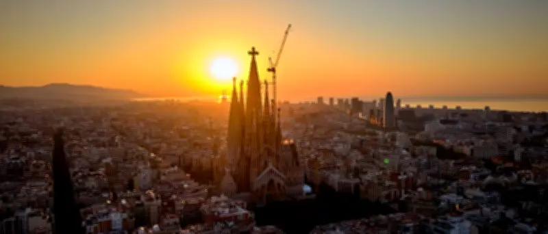 Sagrada Família: Papst ehrt Gaudí, Massen und Konflikte