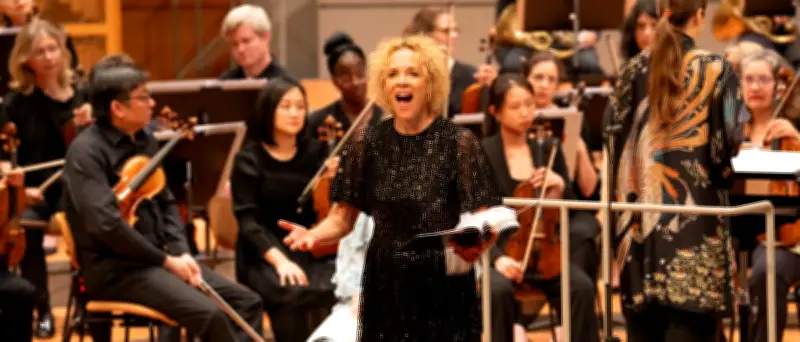 Saisonfinale: DSO mit Katja Riemann als Puck in der Philharmonie