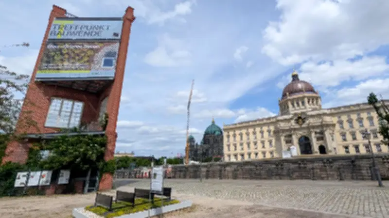 Schinkelplatz wird klimafreundlicher Treffpunkt: So wird Berlin grüner