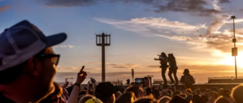 Schlamm und kreatives Feiern: Rock am Ring und Rock im Park