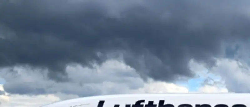 Schreck am Frankfurter Flughafen: Dreamliner-Fahrwerk eingeknickt